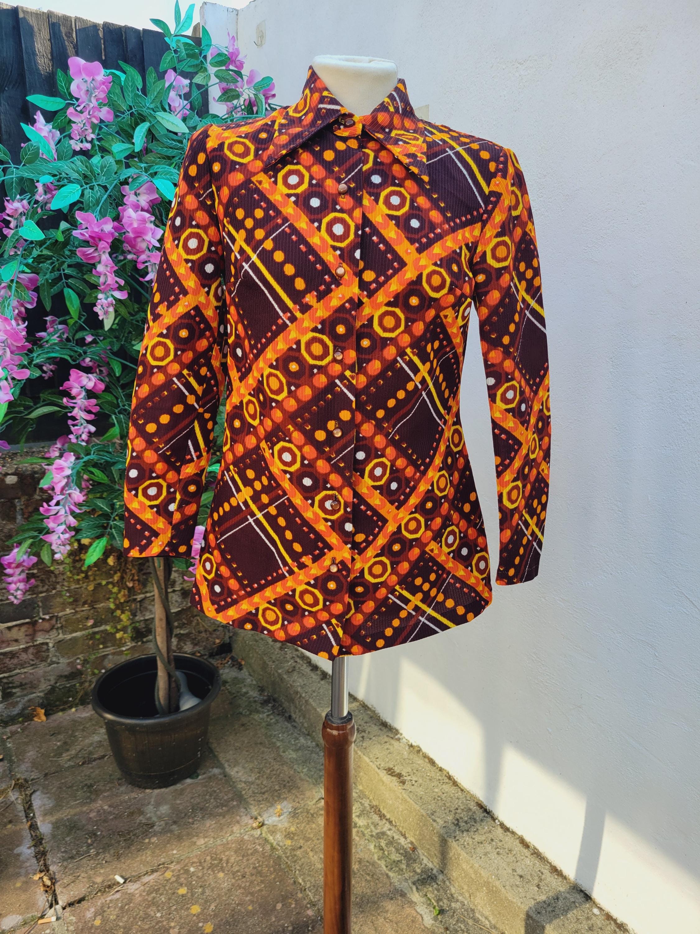 1960s 1970s Dagger Collar Shirt