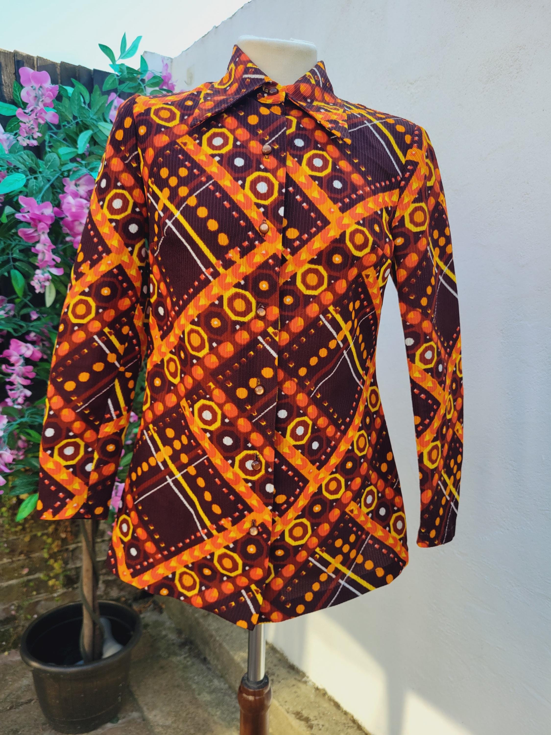 1960s 1970s Dagger Collar Shirt