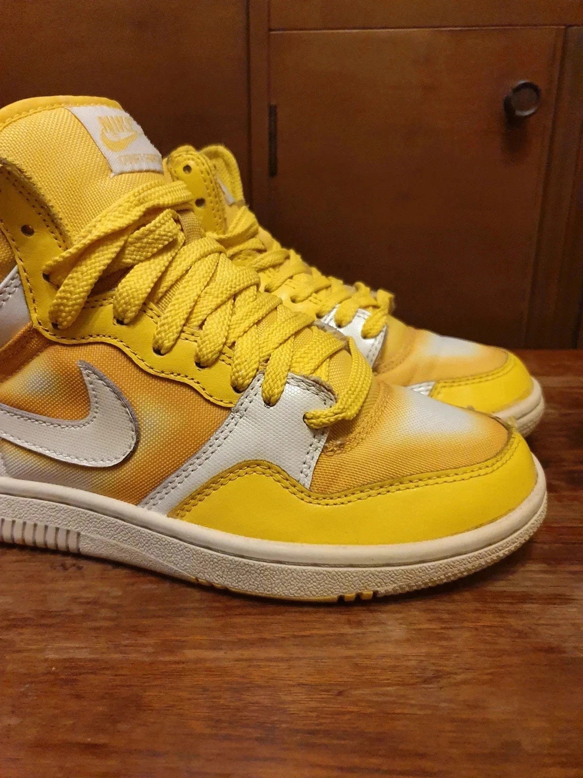 Womans Vintage Retro Nike Sports Shoes