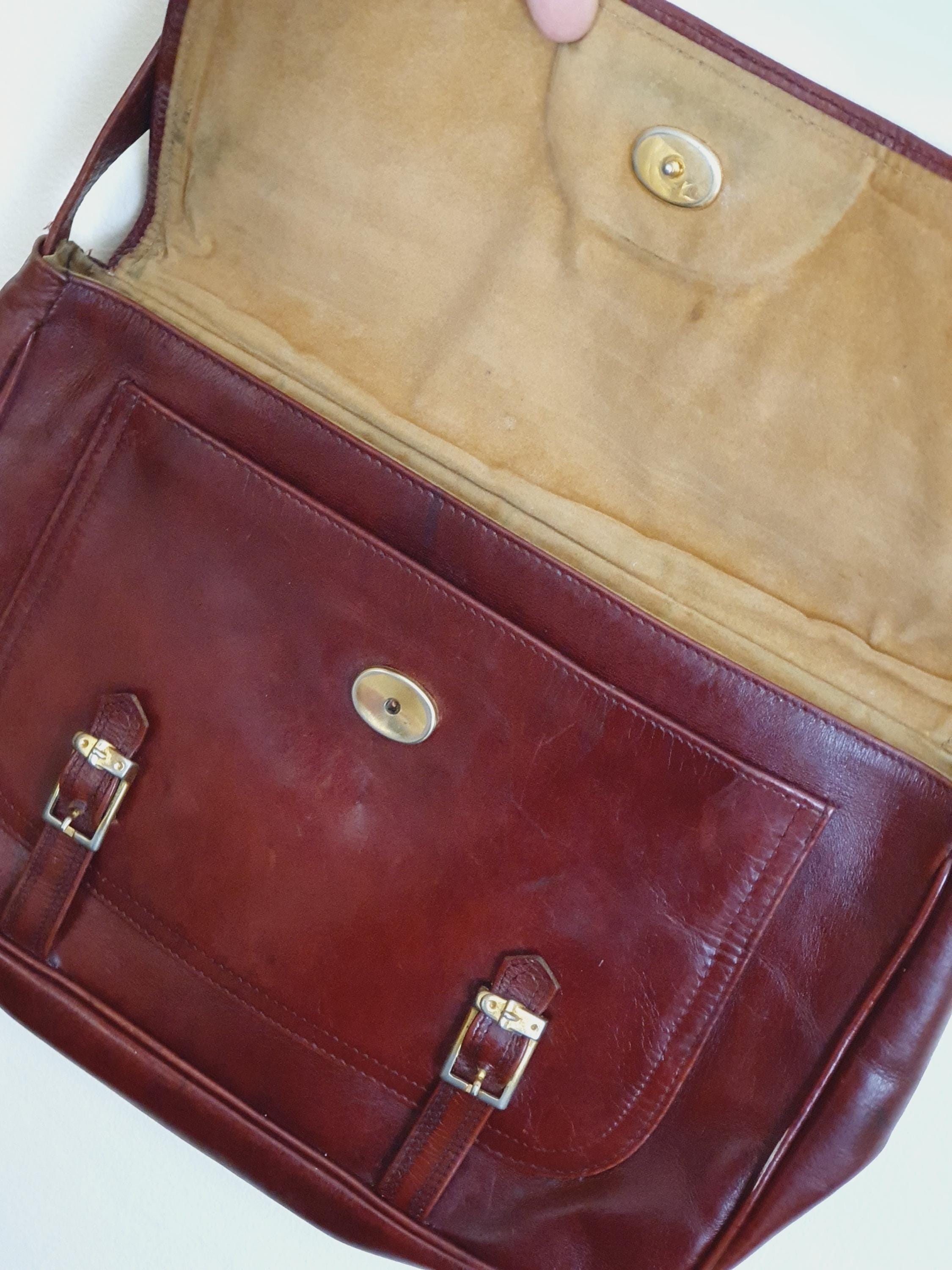 1970s Vintage Dark Red Leather Shoulder Bag