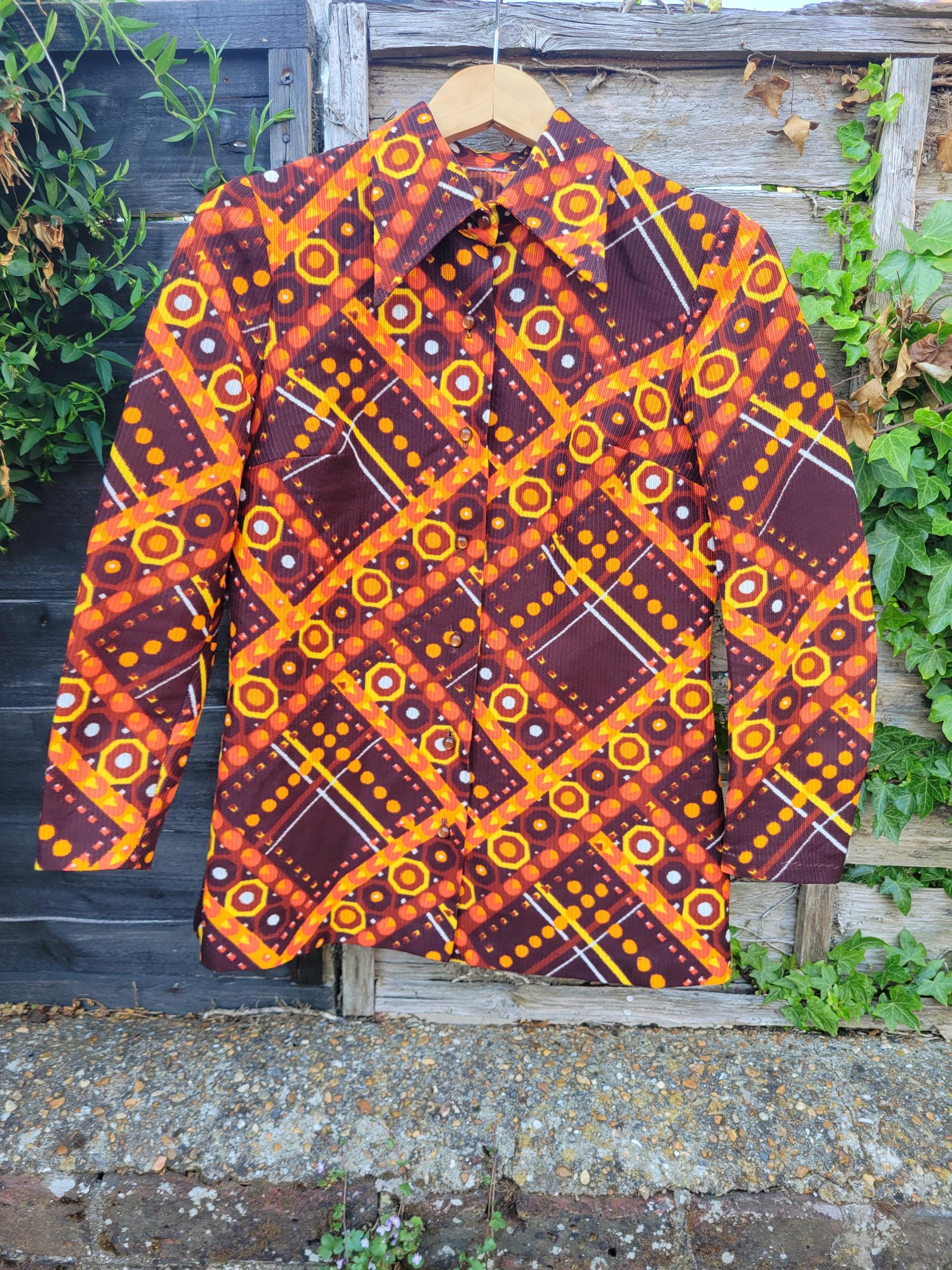 1960s 1970s Dagger Collar Shirt