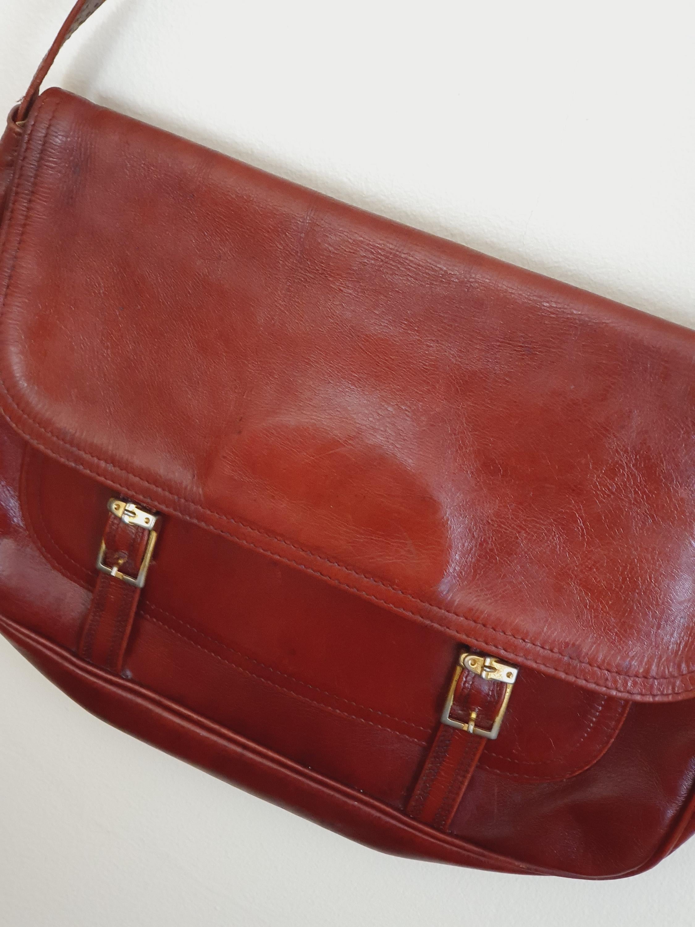 1970s Vintage Dark Red Leather Shoulder Bag