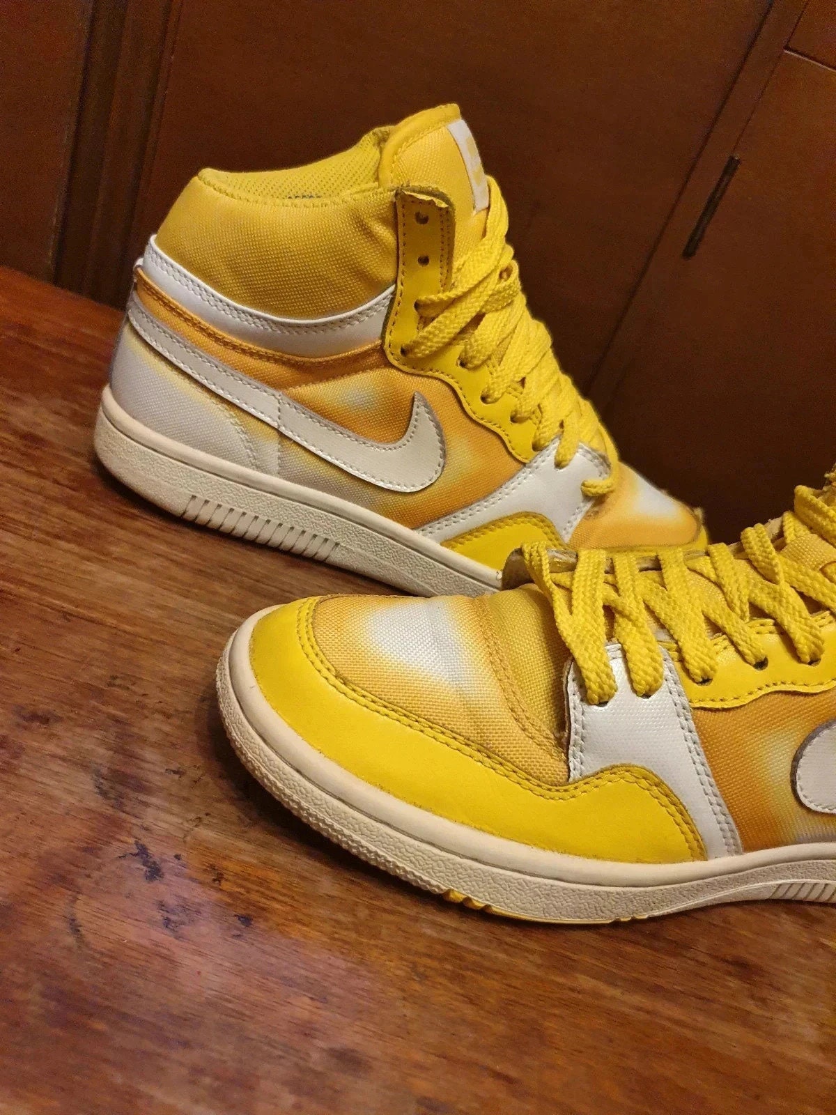 Womans Vintage Retro Nike Sports Shoes