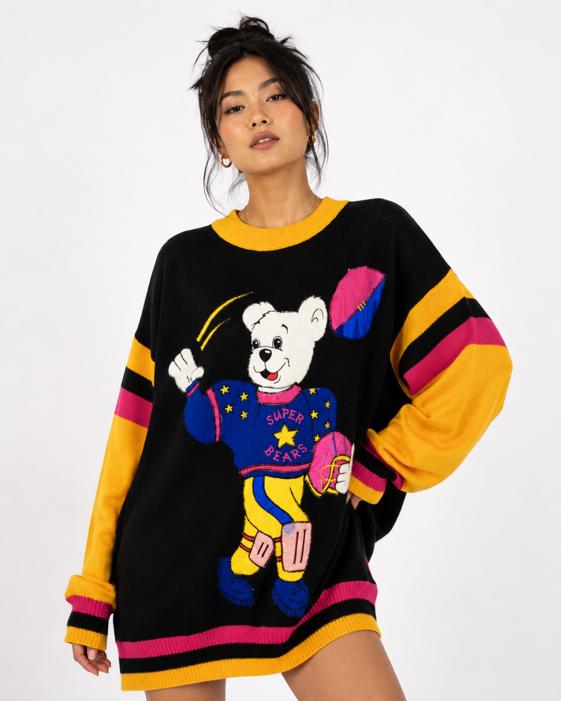 Colourful Vintage Sweater – Funky 90s Bear Football Jumper