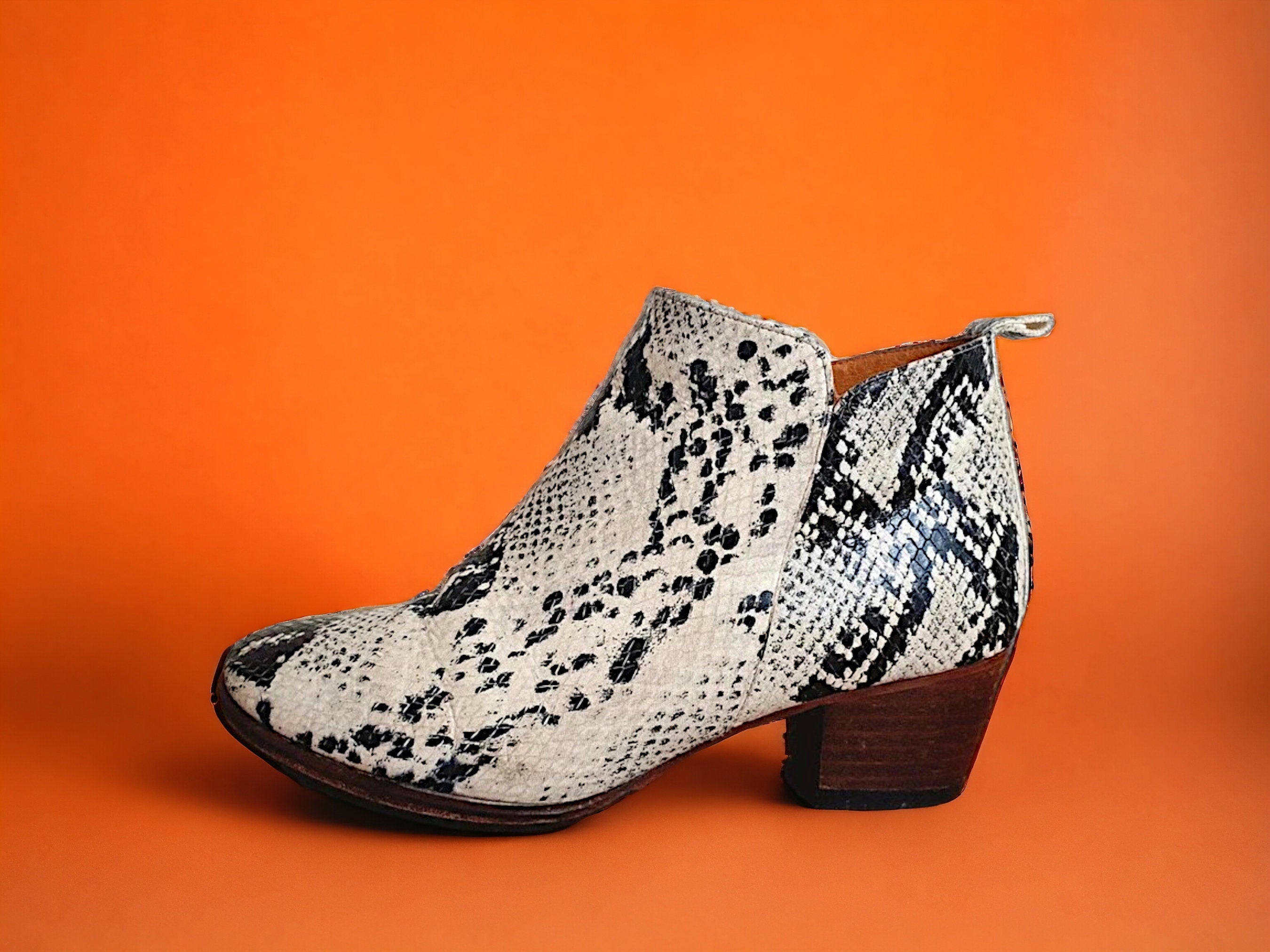 Beautiful Designer Emma Go leather Boots