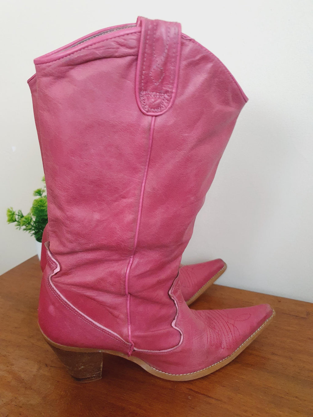 1970s Pink Leather Cow Girl Boots